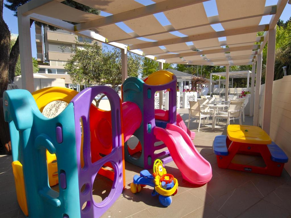 Hotel Pacific Cattolica Buitenkant foto