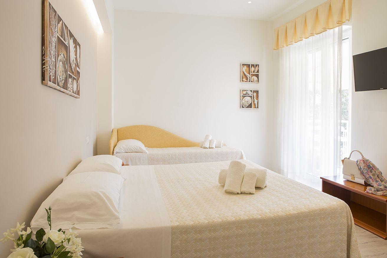 Hotel Pacific Cattolica Buitenkant foto