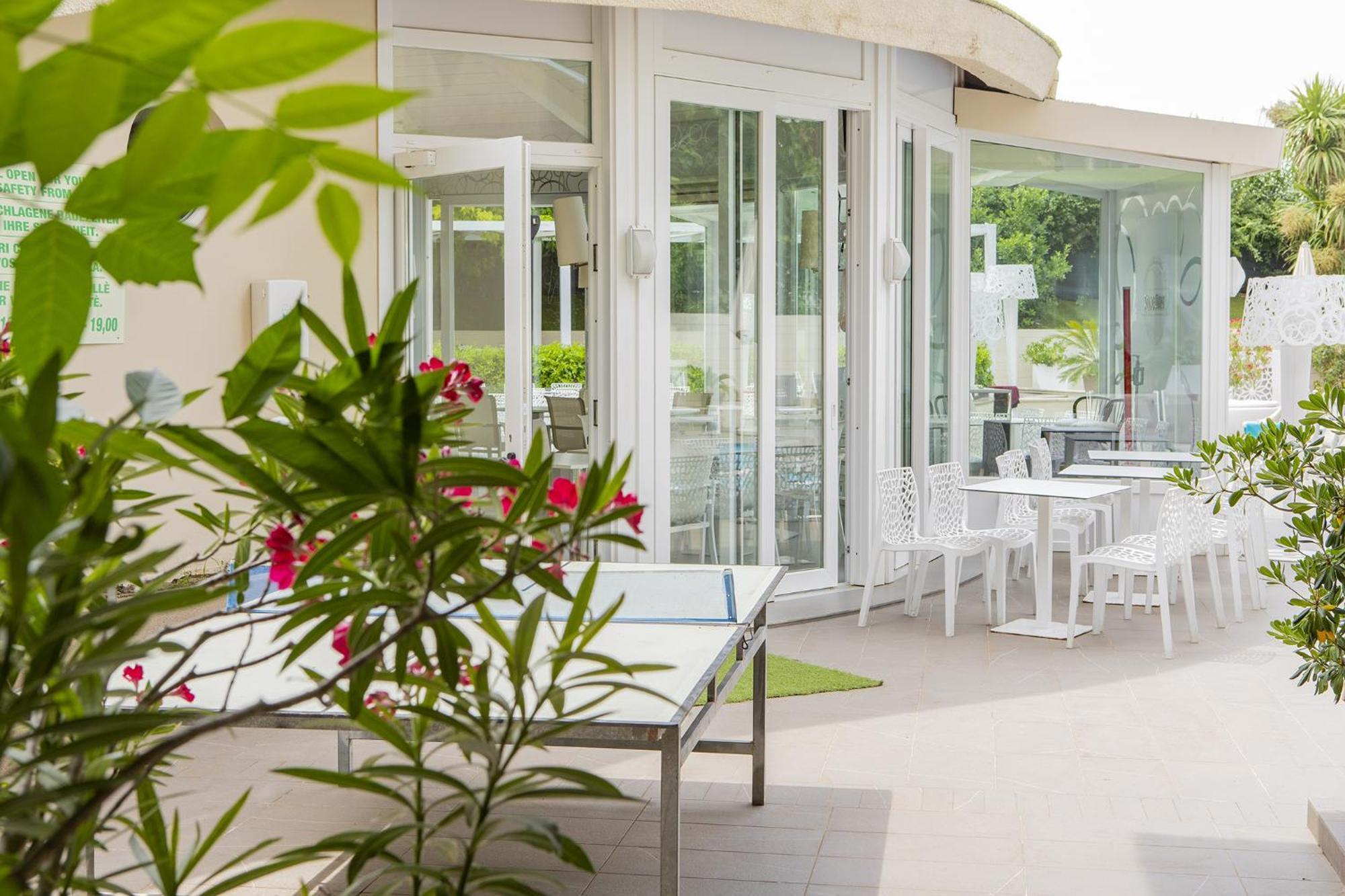 Hotel Pacific Cattolica Buitenkant foto