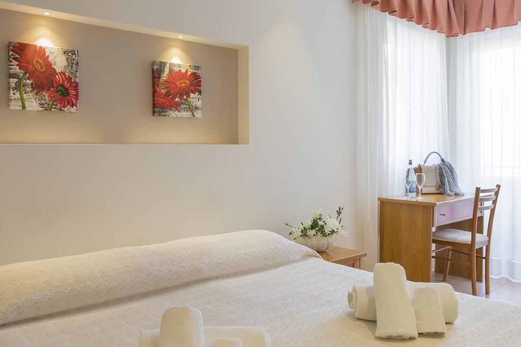 Hotel Pacific Cattolica Buitenkant foto