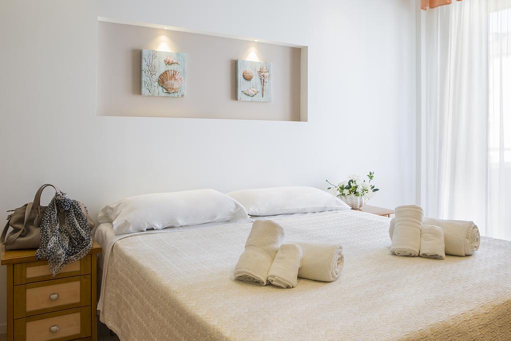 Hotel Pacific Cattolica Buitenkant foto