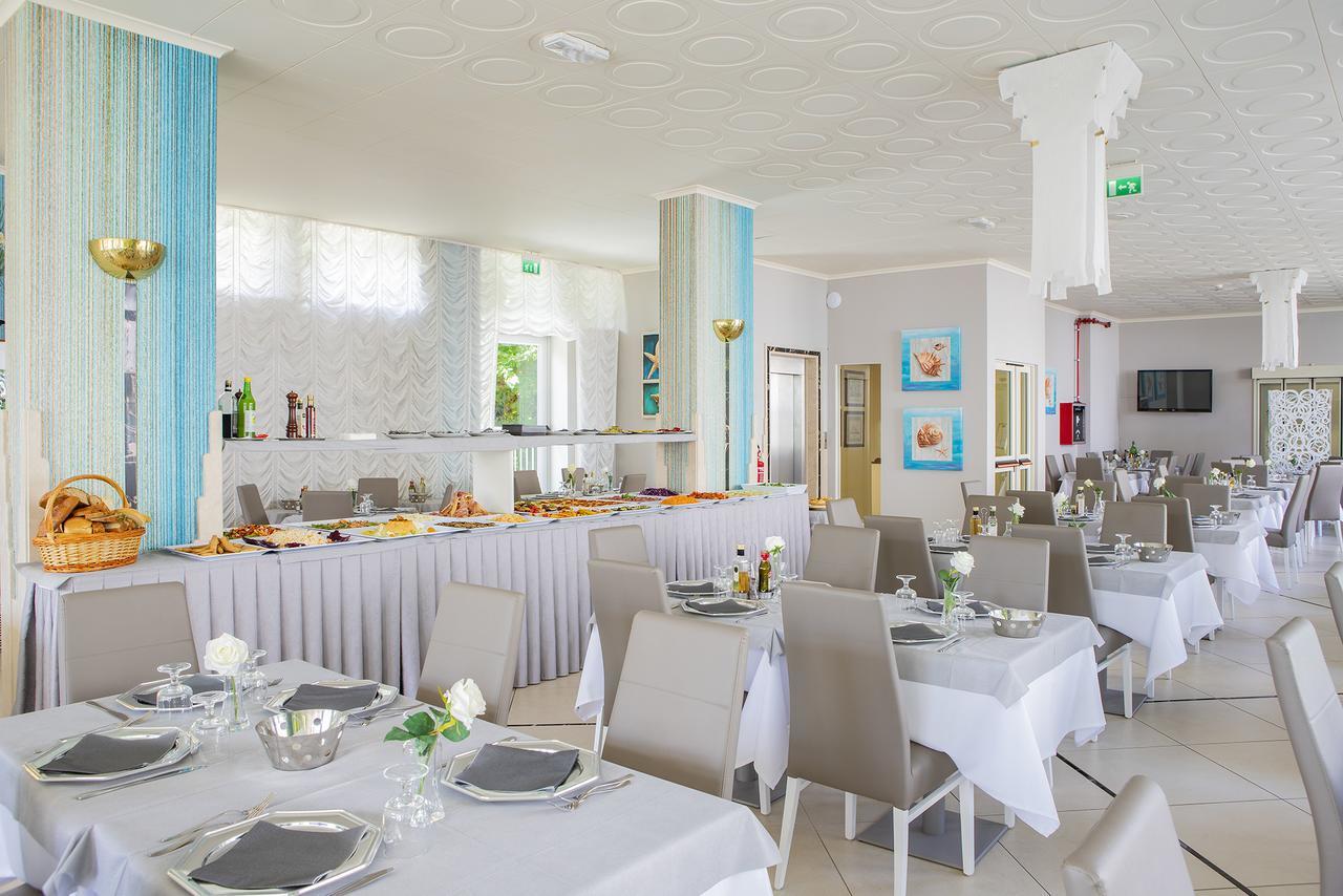 Hotel Pacific Cattolica Buitenkant foto